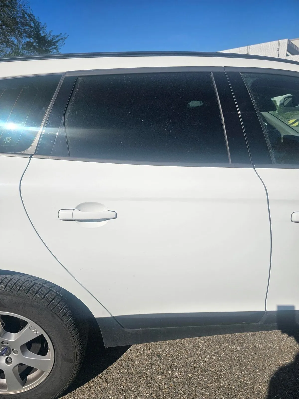VOLVO XC60 2.4D AWD — zdjęcie 6