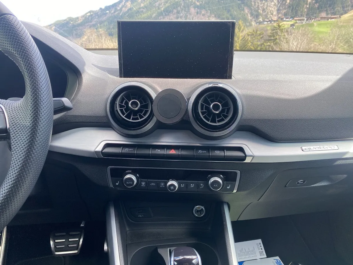 AUDI Q2 40 TFSI qu — zdjęcie 10