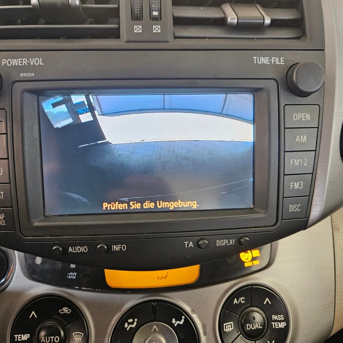 TOYOTA RAV4 2.2 D4D CP — zdjęcie 12