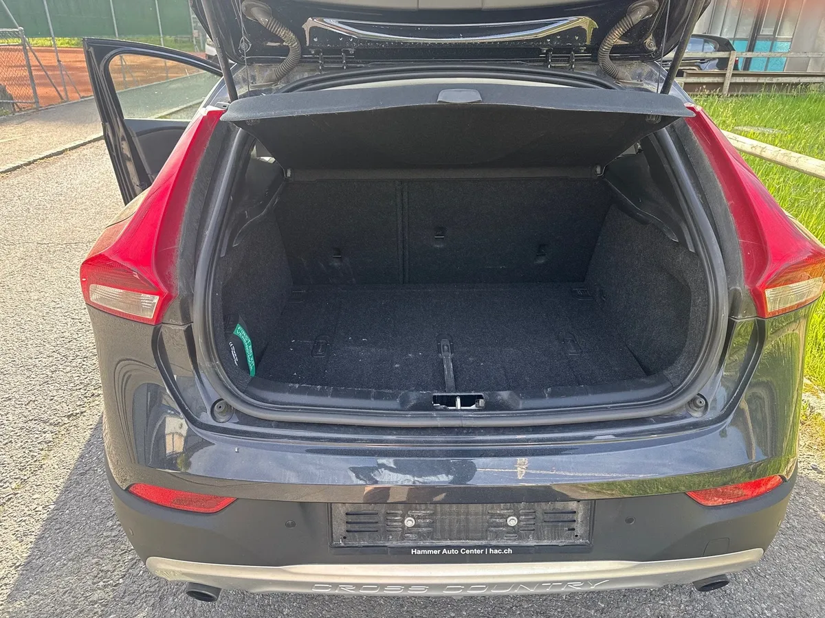 VOLVO V40 CC T4 AWD — zdjęcie 8
