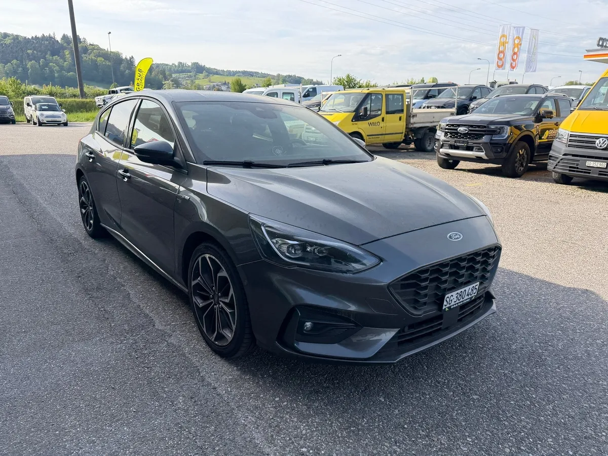 FORD Focus 1.0 SCTi — zdjęcie 12