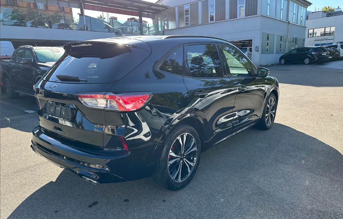 FORD Kuga 2.0 TDCi ST-LineX 4x4 AUTOMAT — zdjęcie 4