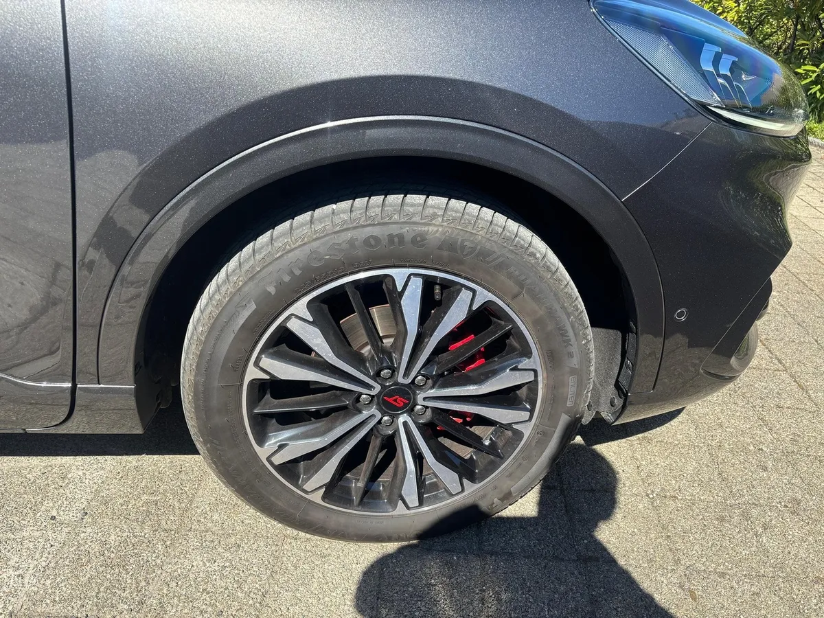 FORD Kuga 2.5 FHEV 4x4 — zdjęcie 10