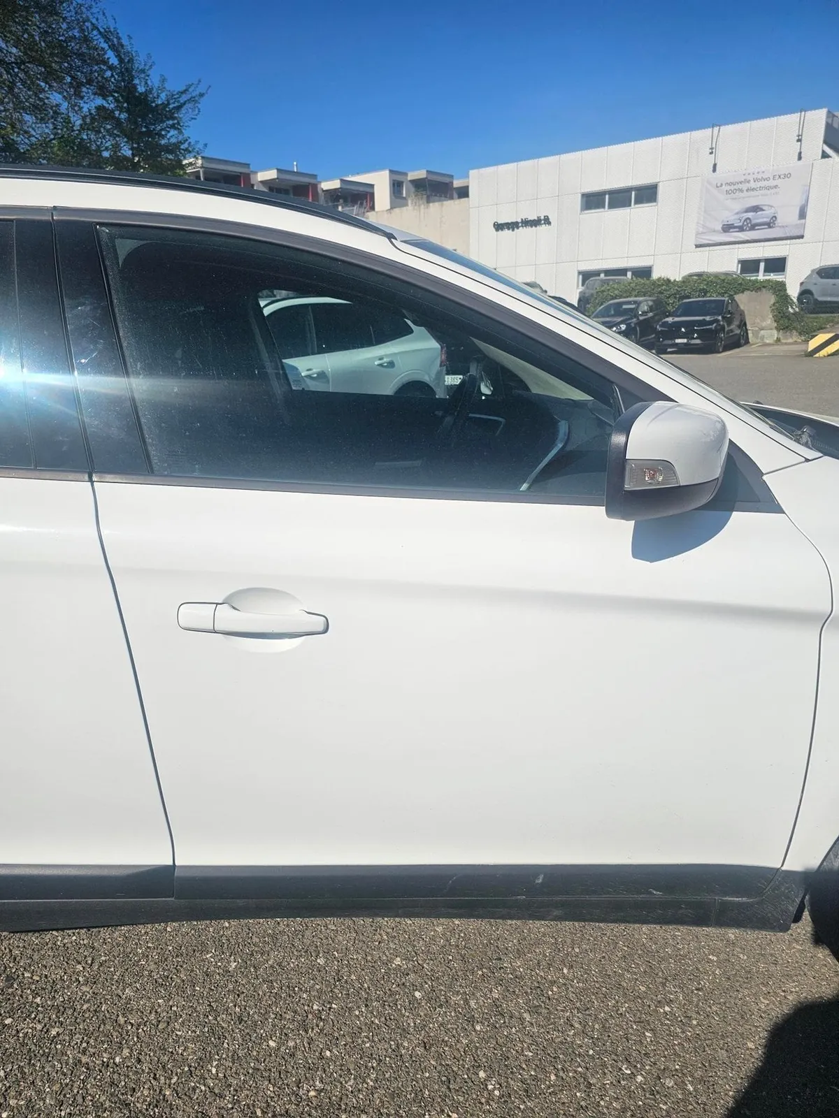 VOLVO XC60 2.4D AWD — zdjęcie 7