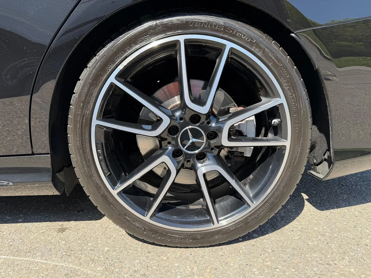 MERCEDES-BENZ AMG C 43 — zdjęcie 12