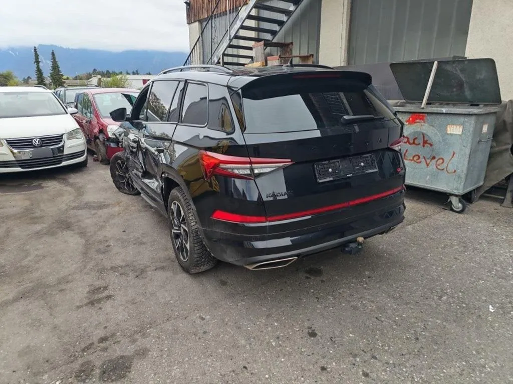 SKODA Kodiaq 2.0 TSI 4x4 RS, 245 HP — zdjęcie 4