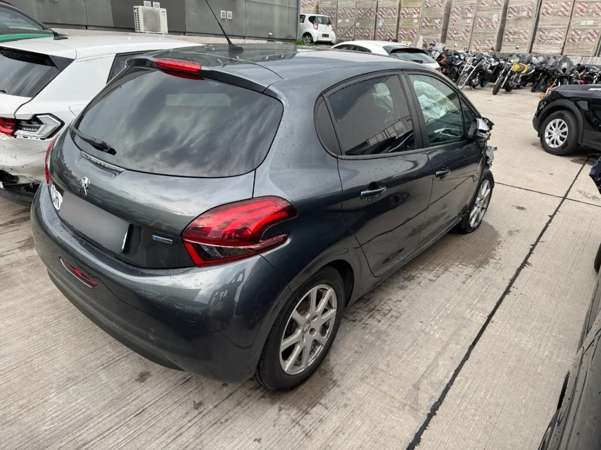 Peugeot 208 208 1.2, 82 PS — zdjęcie 2