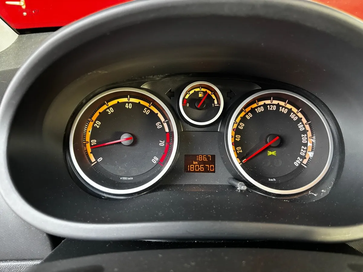 OPEL Corsa D 16T GSi — zdjęcie 8