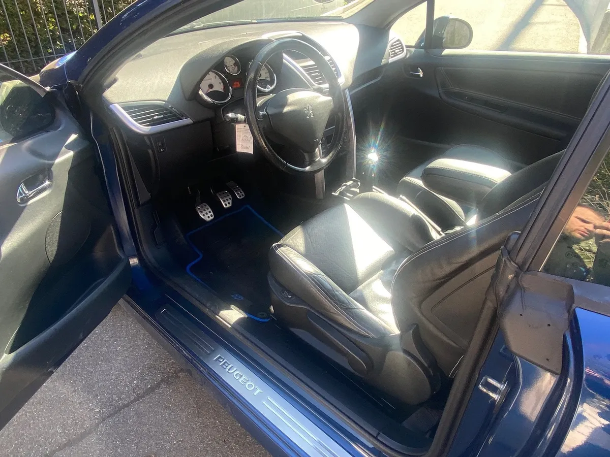 PEUGEOT 207 CC 1.6i Turbo — zdjęcie 9
