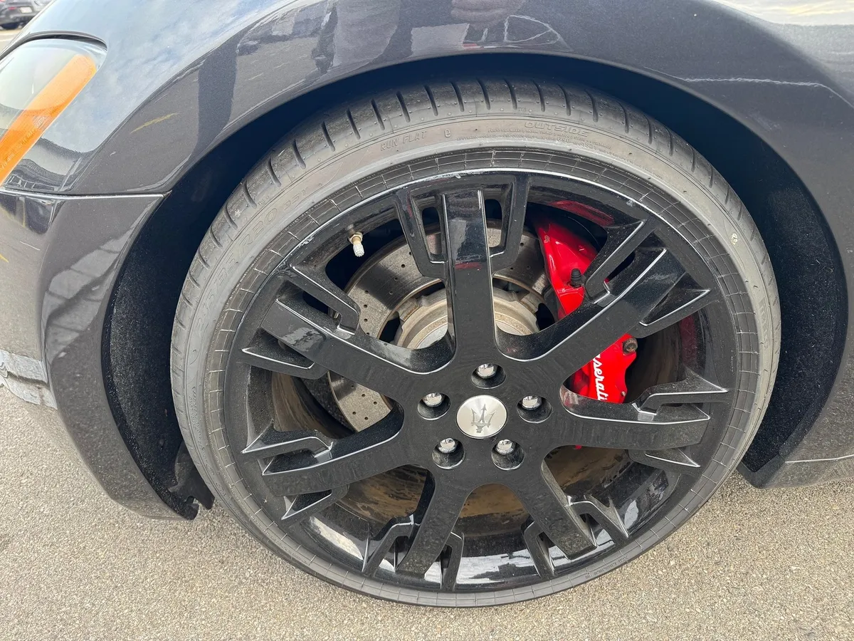 MASERATI Granturismo S — zdjęcie 6