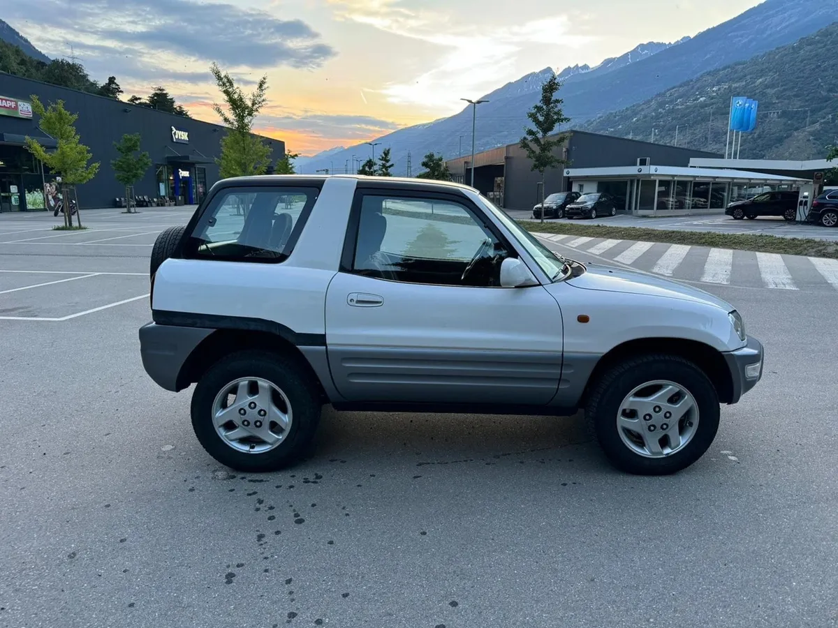 TOYOTA RAV4 2.0 — zdjęcie 2