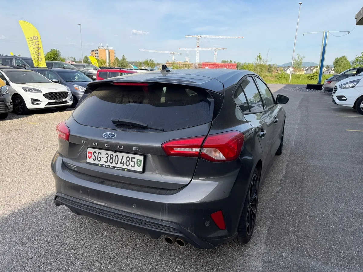 FORD Focus 1.0 SCTi — zdjęcie 10