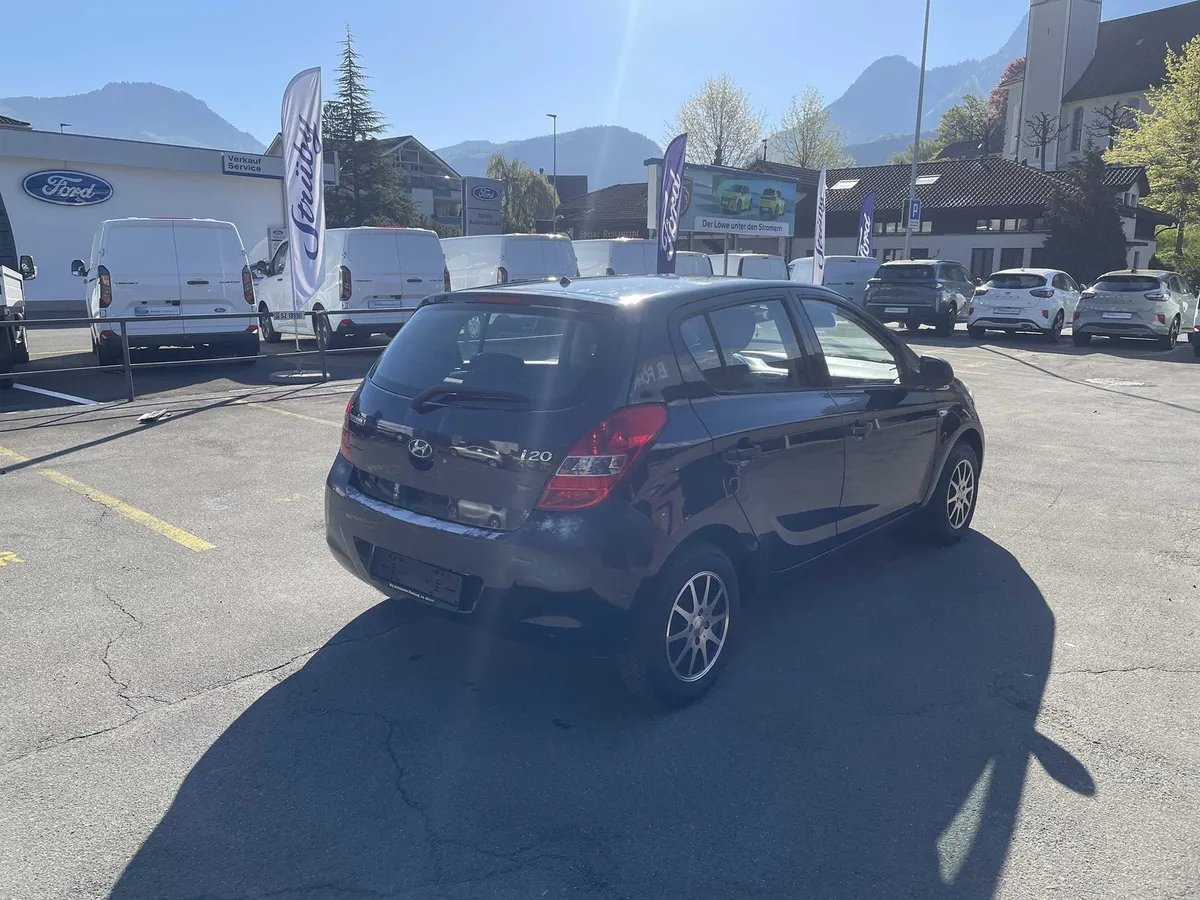 HYUNDAI i20 1.2 — zdjęcie 4