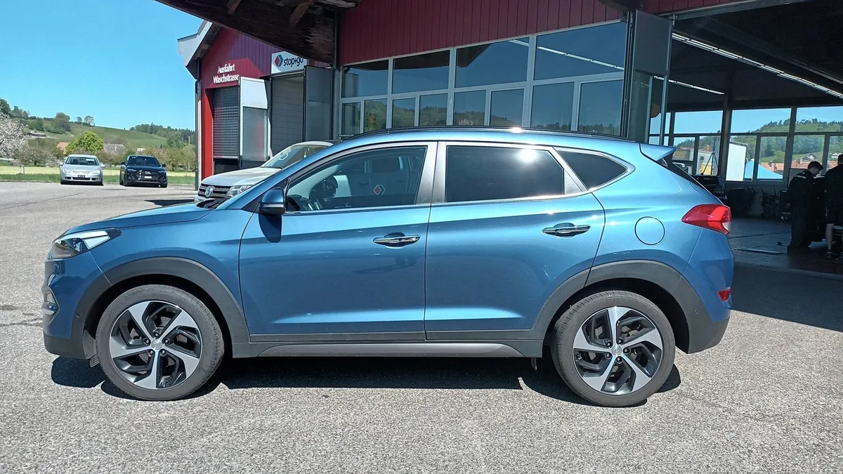 HYUNDAI Tucson 2.0 CRDI Vertex — zdjęcie 8
