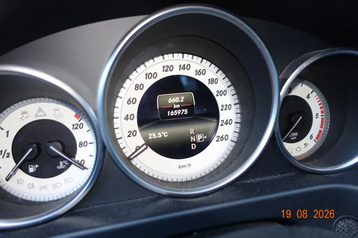 Mercedes-Benz E-Klasse E 250 CDI 4MATIC, 204 PS — zdjęcie 8