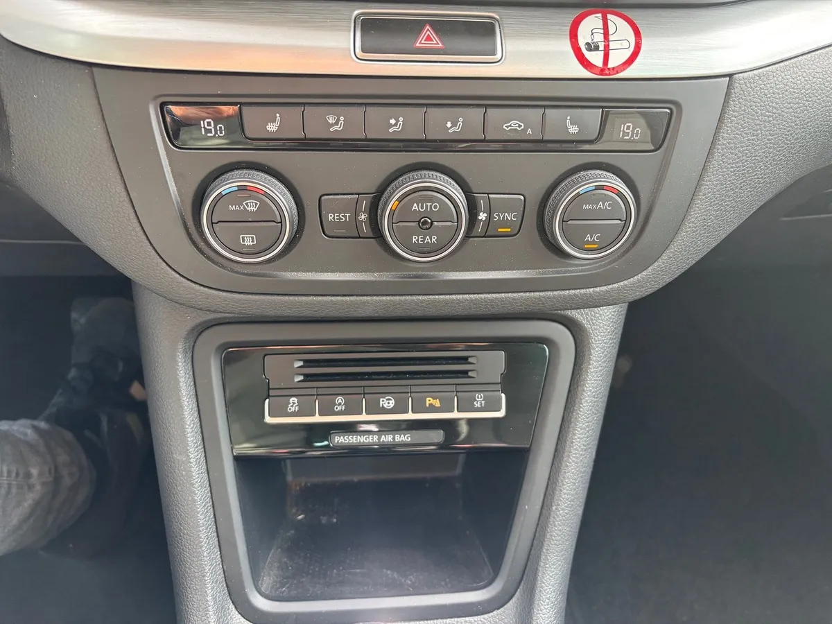 VW Sharan 2.0D 7 — zdjęcie 13