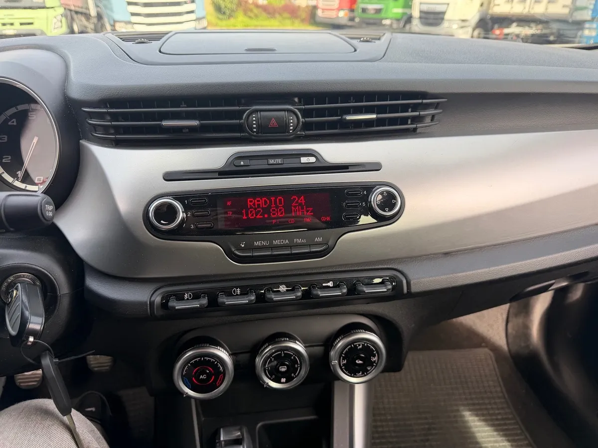 ALFA ROMEO Alfa-Romeo Giulietta 1.4TB — zdjęcie 15