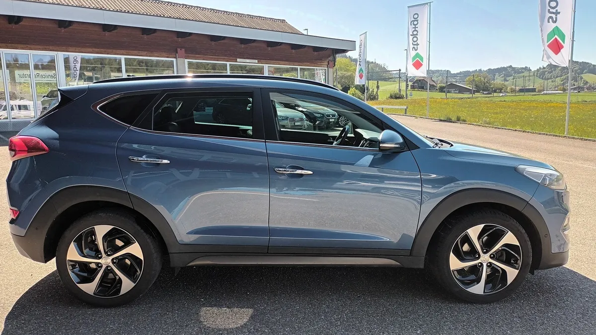 HYUNDAI Tucson 2.0 CRDI Vertex — zdjęcie 4
