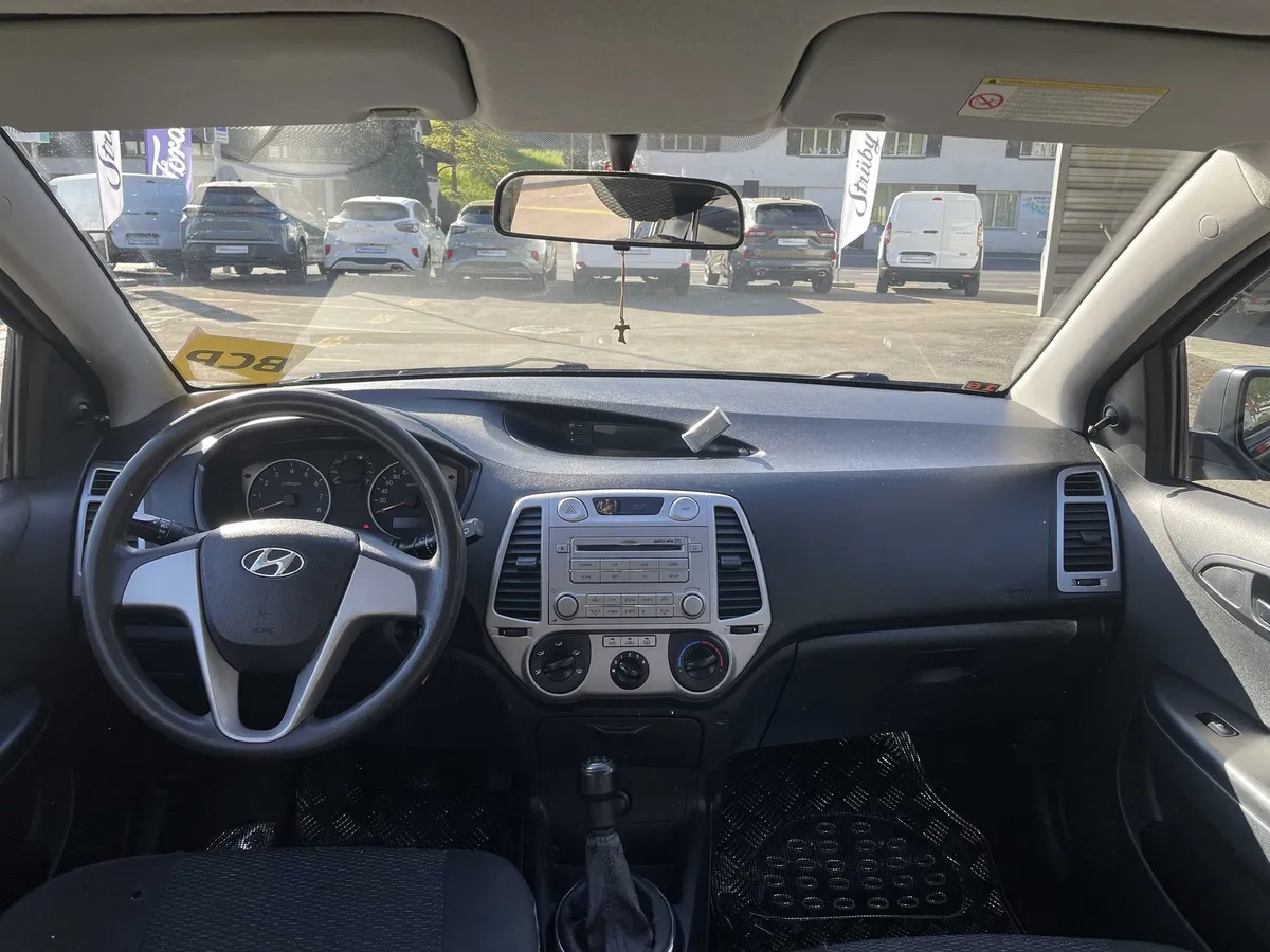 HYUNDAI i20 1.2 — zdjęcie 10