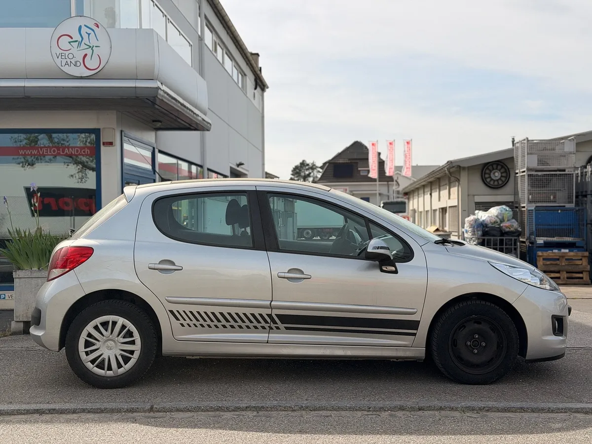 PEUGEOT 207 1.4i 16V — zdjęcie 7
