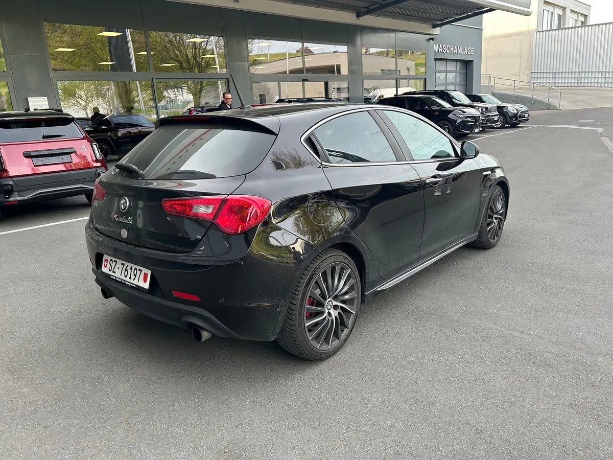 ALFA ROMEO Giulietta 1750 — zdjęcie 8