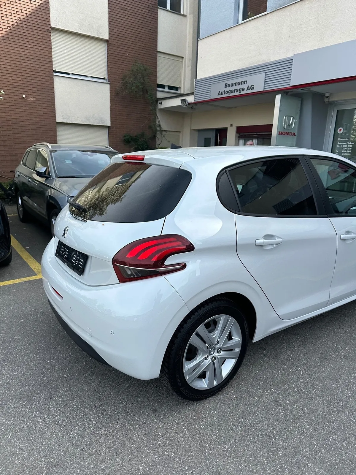 PEUGEOT 208 1.2 VTi — zdjęcie 5