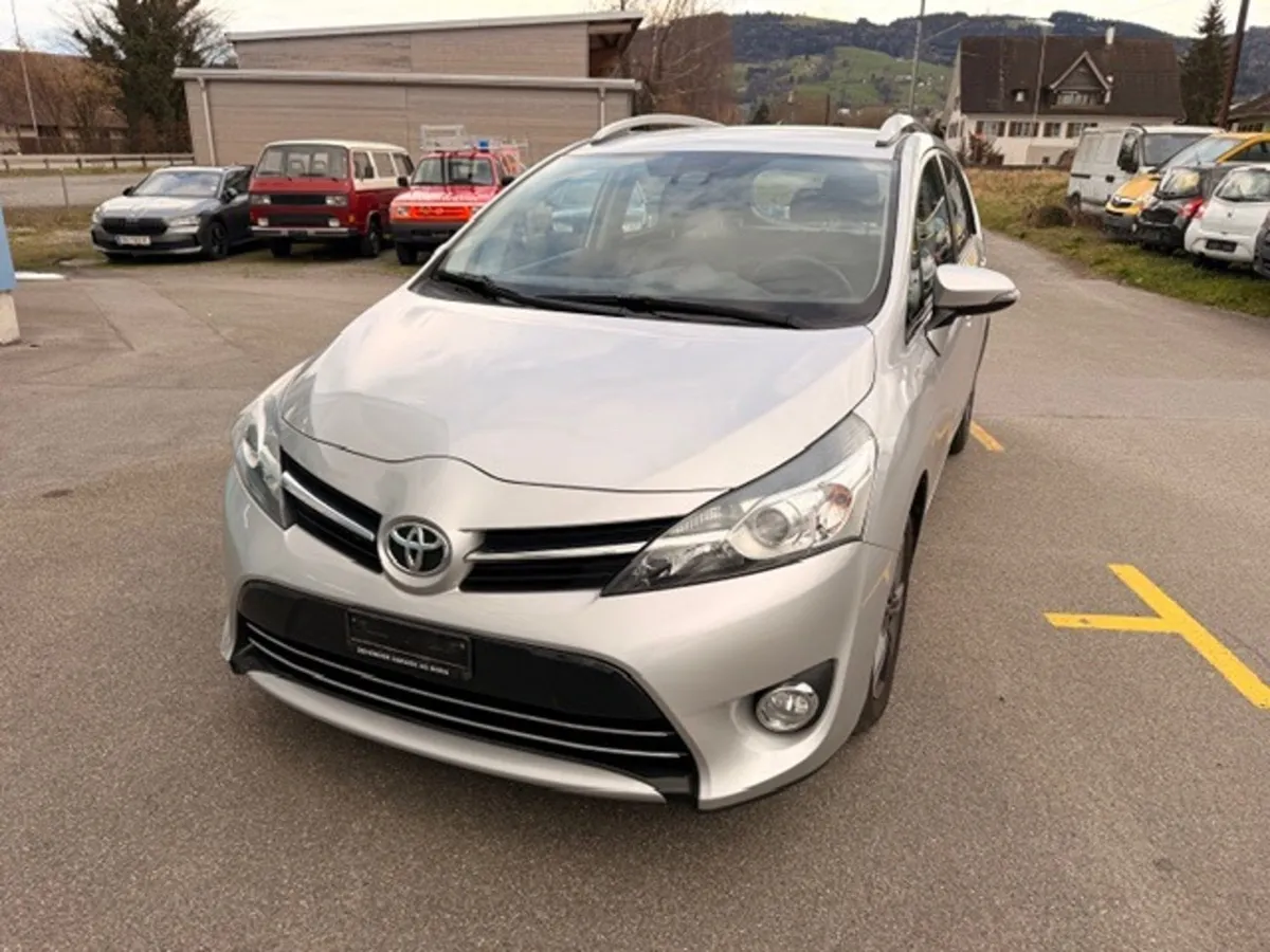 TOYOTA Verso 1.8