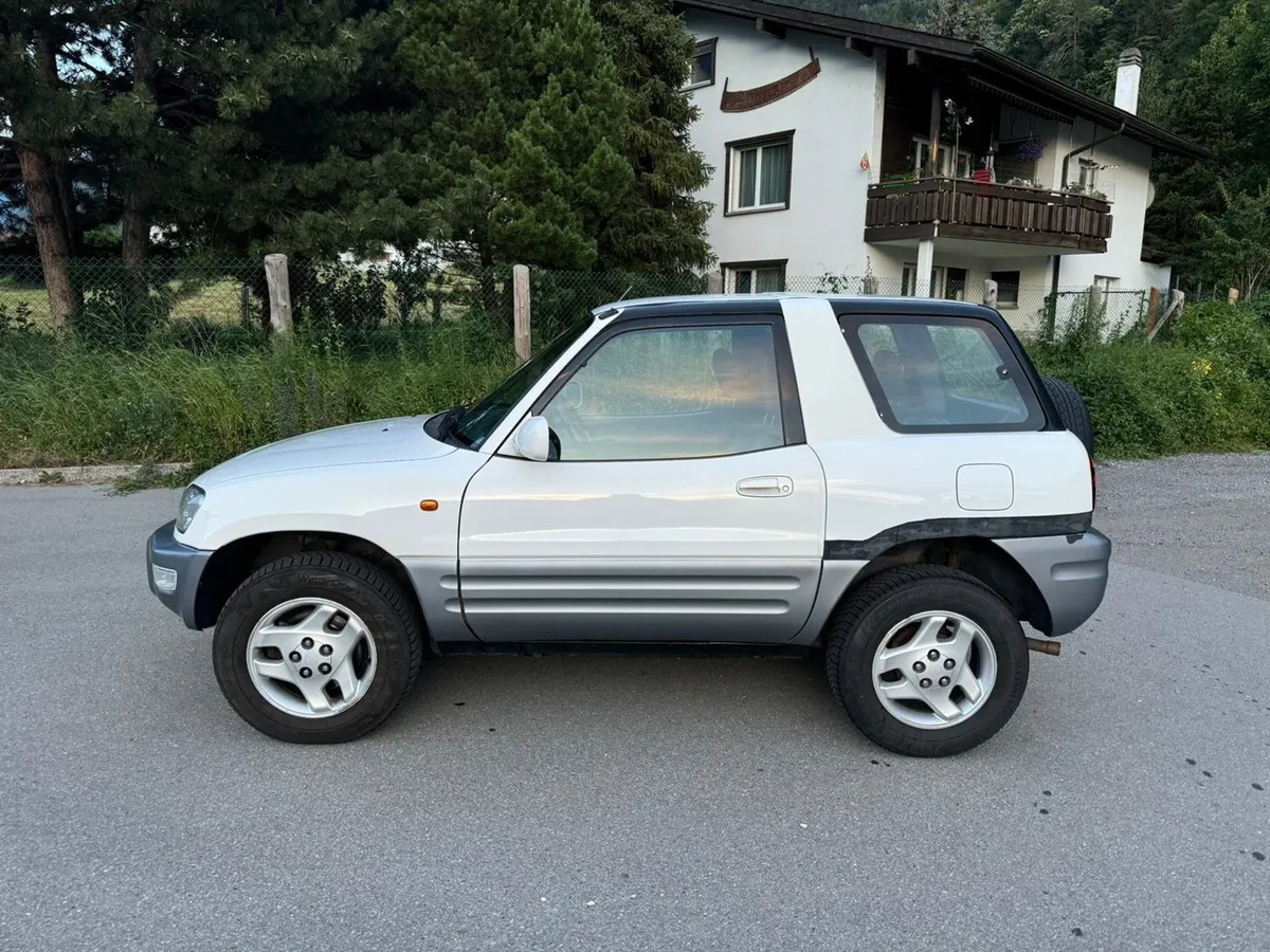 TOYOTA RAV4 2.0 — zdjęcie 4