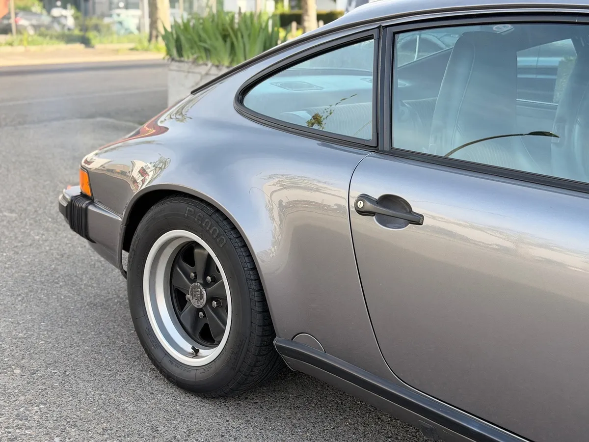 PORSCHE 911 CARRERA — zdjęcie 11