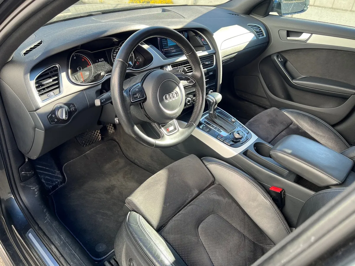 AUDI A4 Avant 2.0TDI — zdjęcie 12