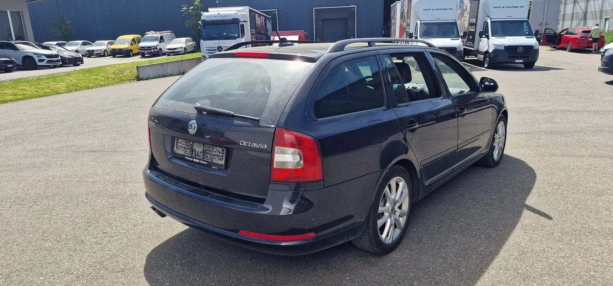 SKODA Octavia Combi RS — zdjęcie 5