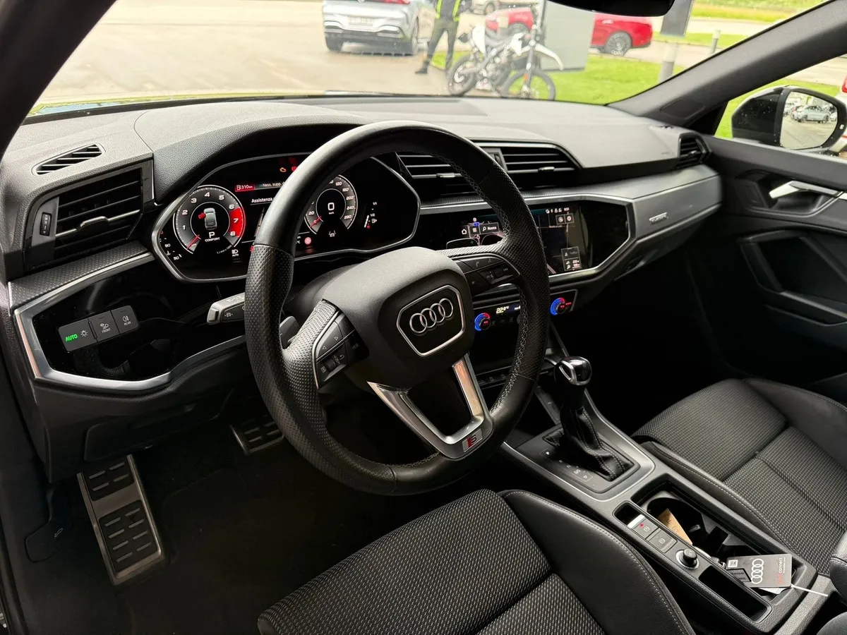 AUDI Q3 Sportback — zdjęcie 14