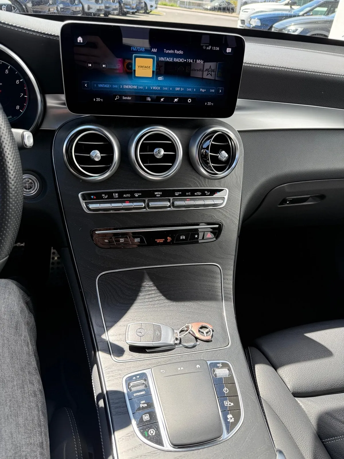MERCEDES-BENZ GLC 300 — zdjęcie 10