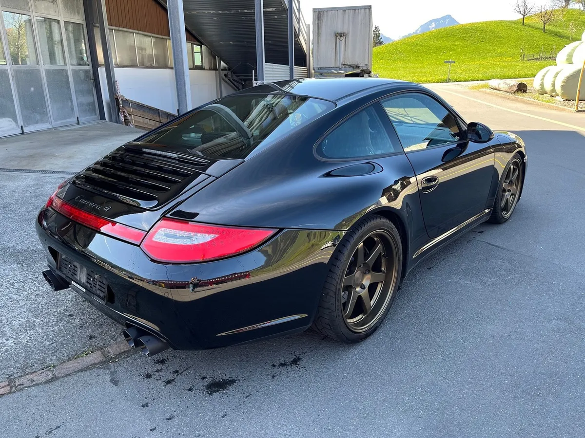 PORSCHE 911 Carrera 4 — zdjęcie 3