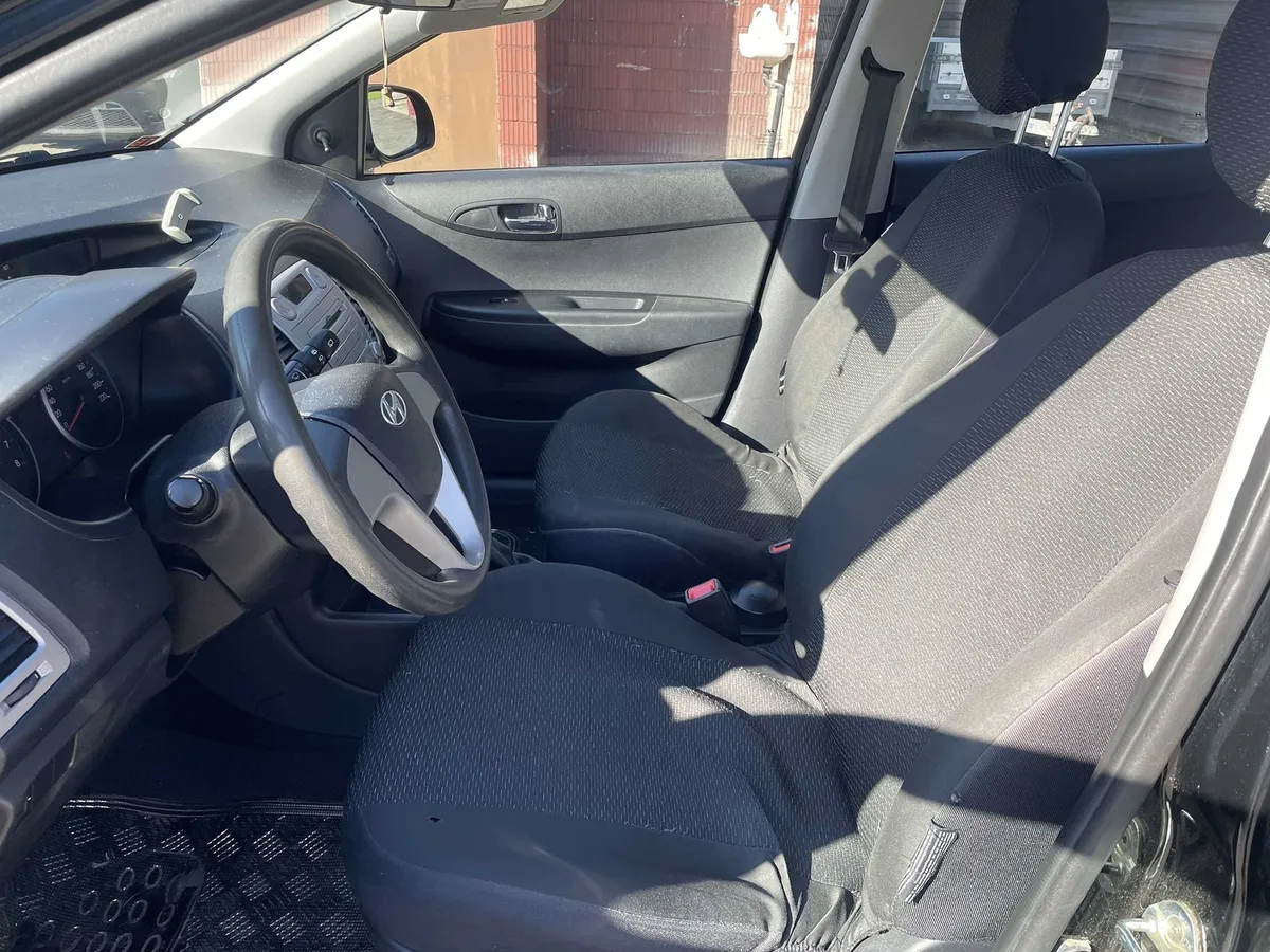 HYUNDAI i20 1.2 — zdjęcie 7