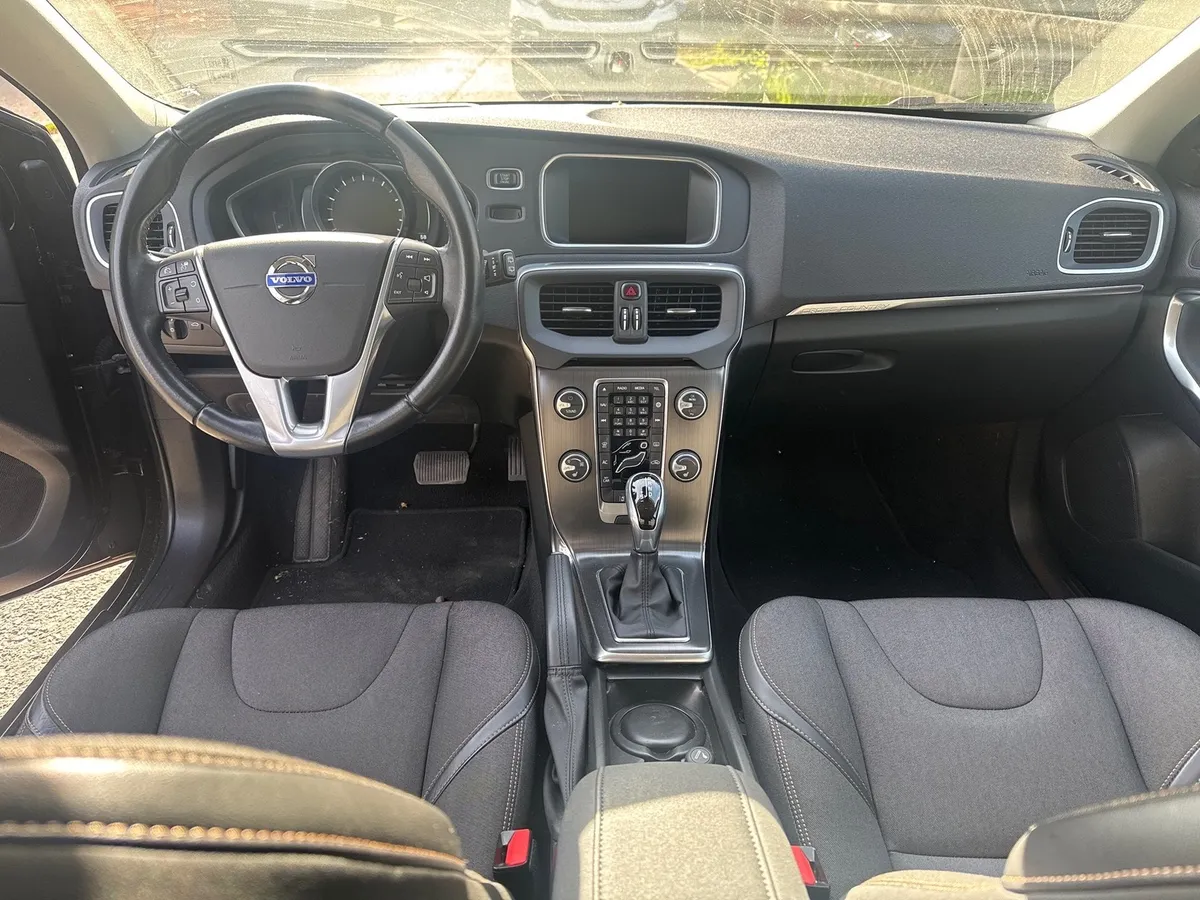 VOLVO V40 CC T4 AWD — zdjęcie 10