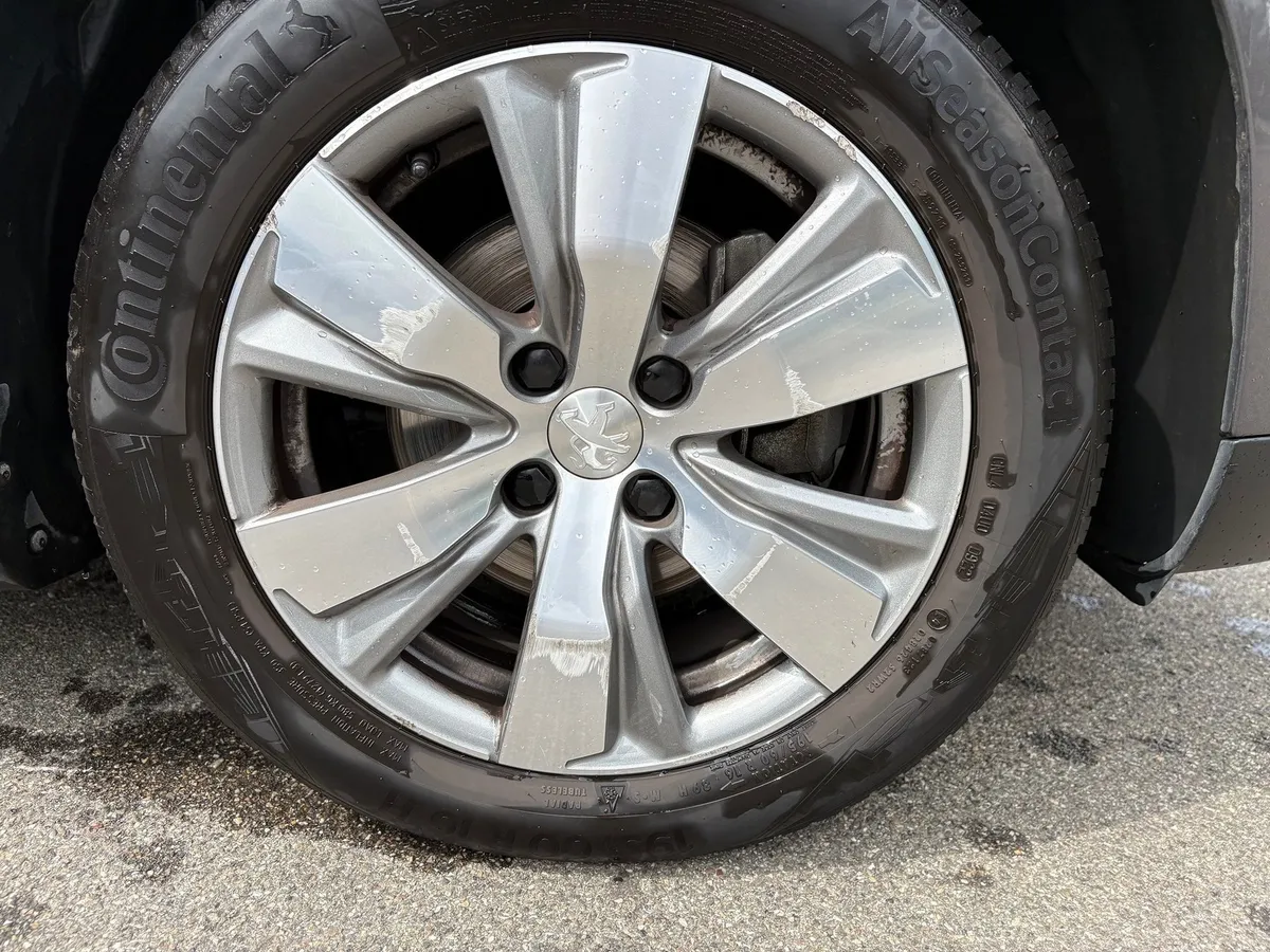 PEUGEOT 2008 1.2i STT — zdjęcie 8