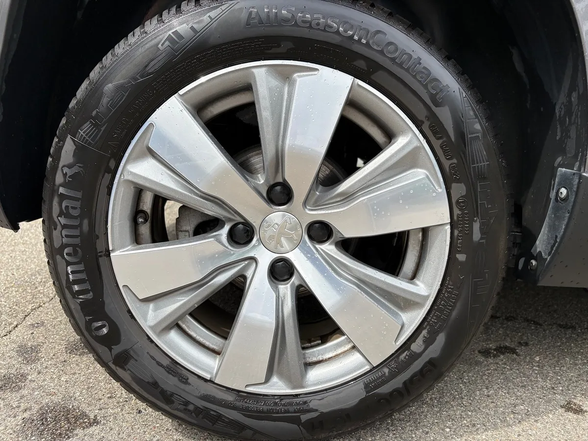 PEUGEOT 2008 1.2i STT — zdjęcie 9