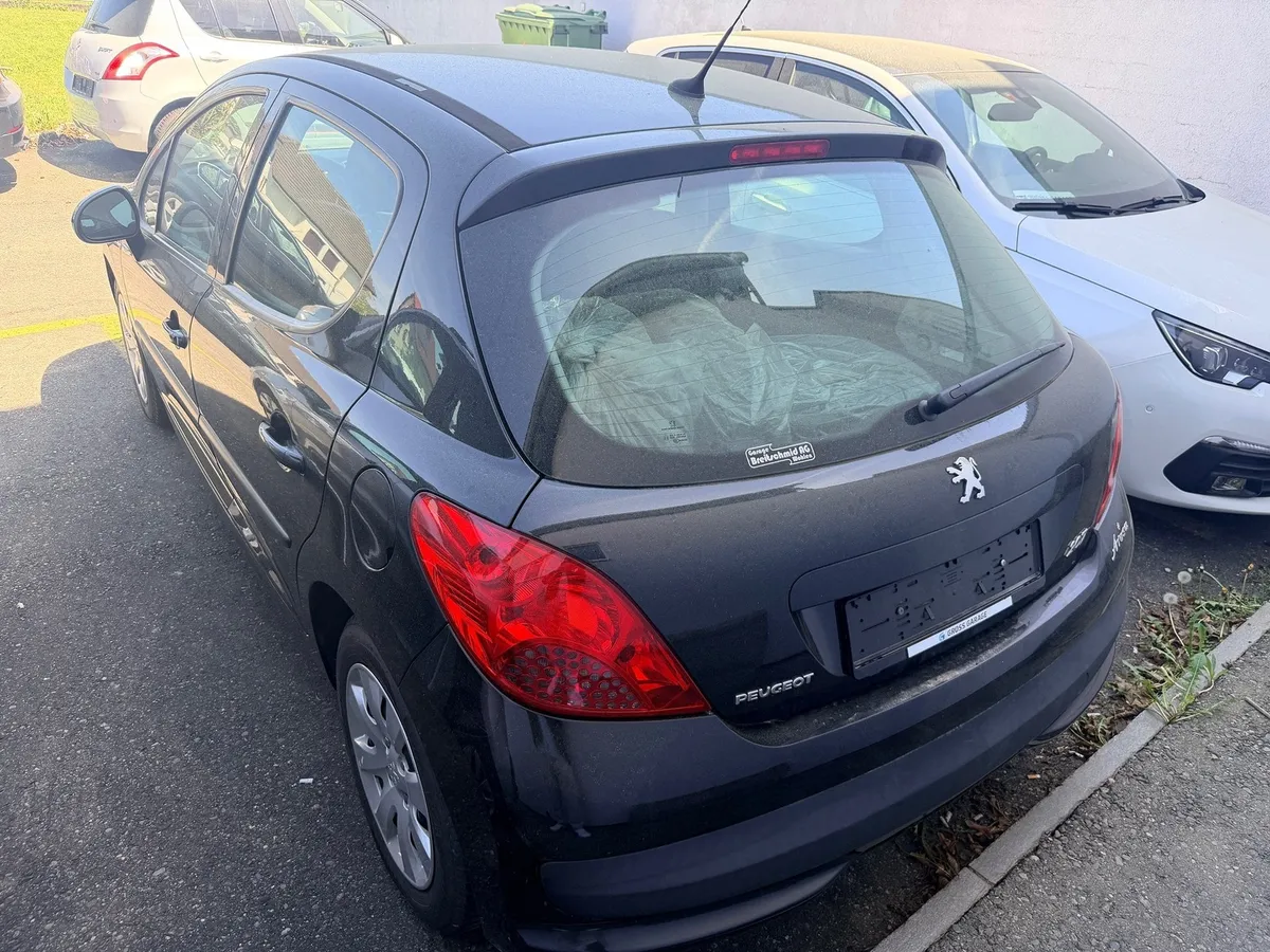 PEUGEOT 207 1.4i 16V — zdjęcie 2