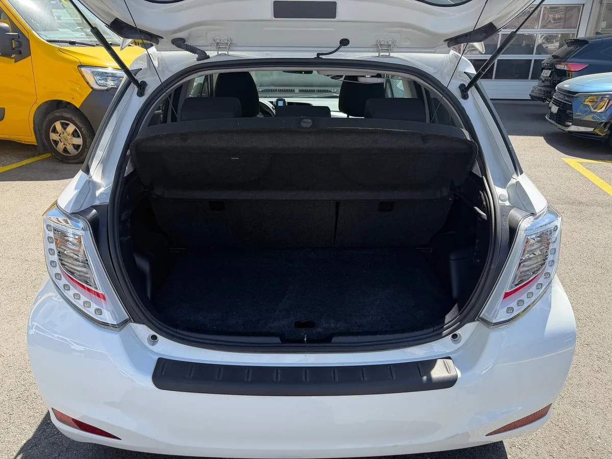 TOYOTA Yaris 1.33 — zdjęcie 14