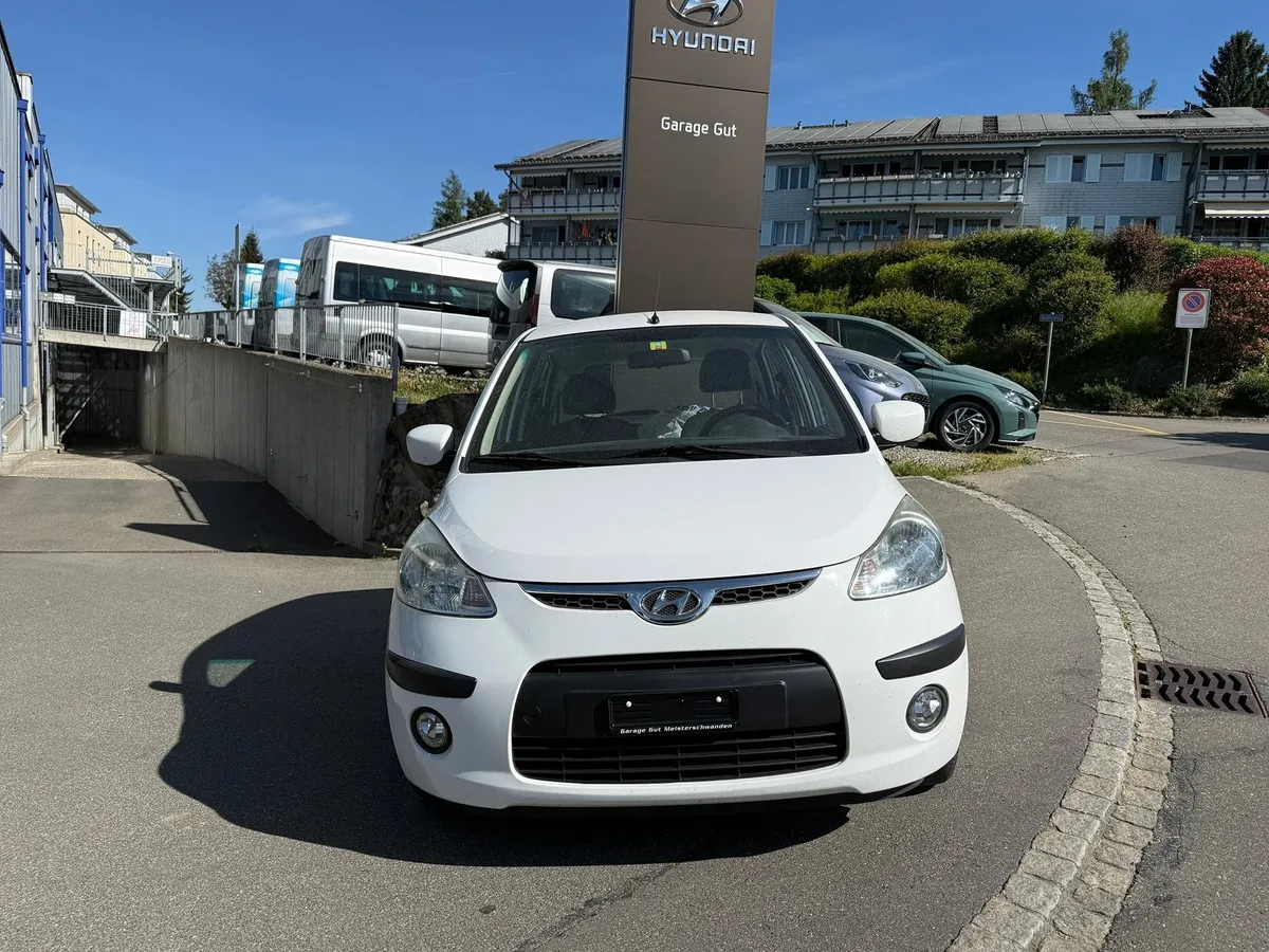 HYUNDAI i10 1.1 — zdjęcie 2
