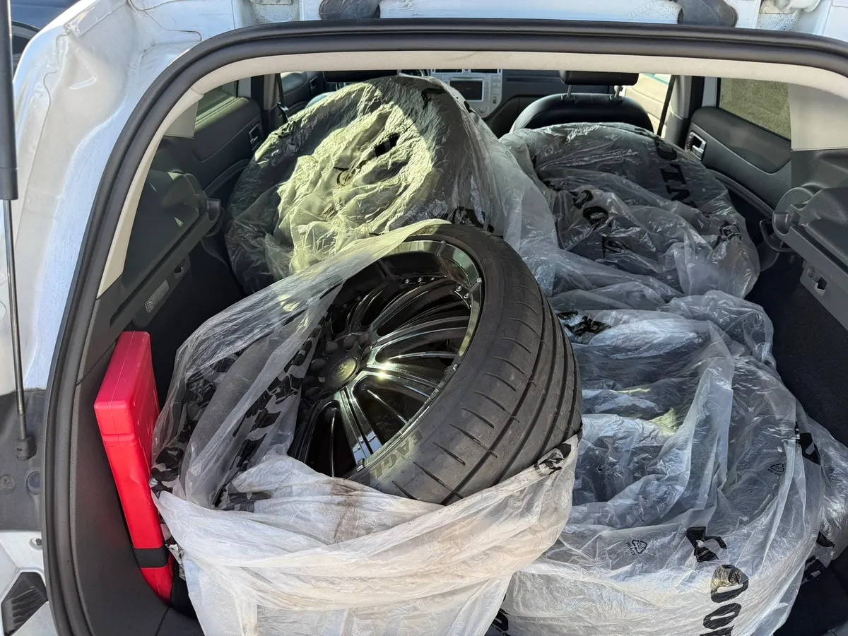 FORD Kuga 2.5 4x4 — zdjęcie 4