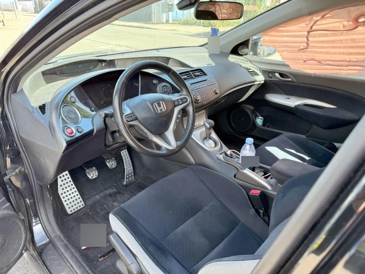 Honda Civic 1.8i 5DR, 139 PS — zdjęcie 11