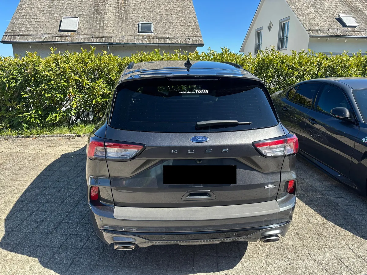 FORD Kuga 2.5 FHEV 4x4 — zdjęcie 11