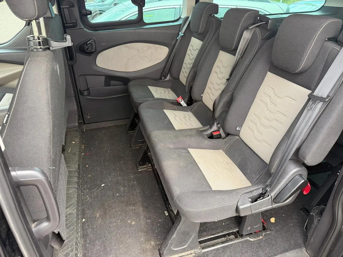 FORD Tourneo Custom — zdjęcie 14