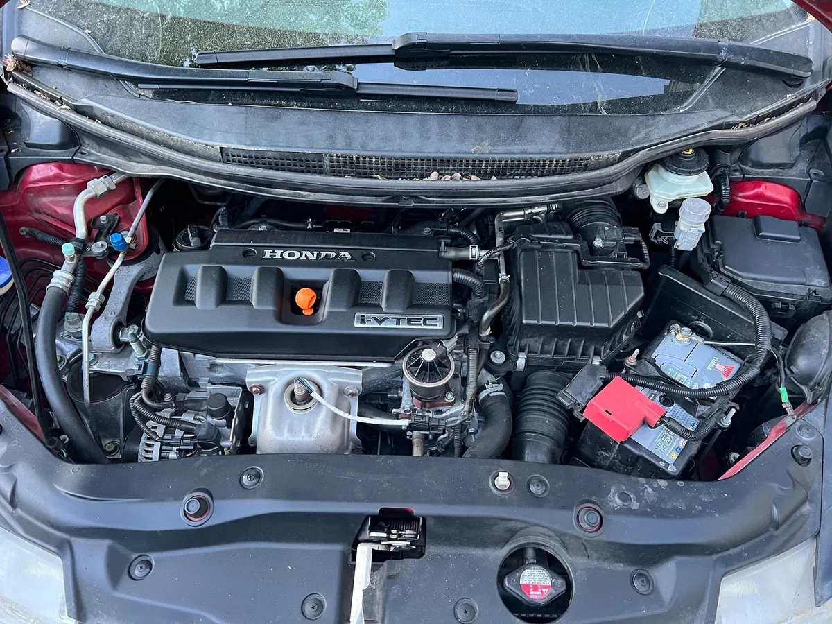HONDA Civic 3 dr 1.8i — zdjęcie 12