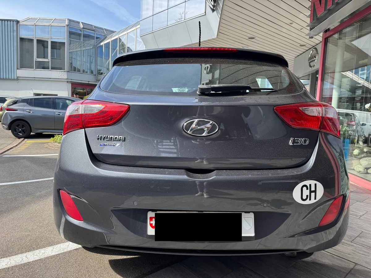 HYUNDAI i30 1.6 GDI — zdjęcie 5